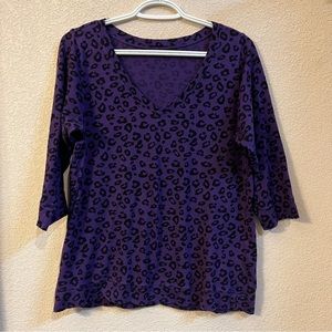 Torrid purple leopard print v-neck top. 3/4 sleeve